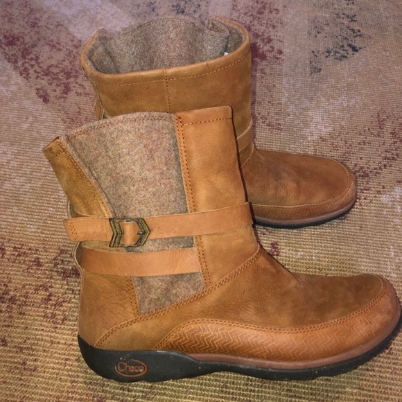 chaco buckle waterproof boot
